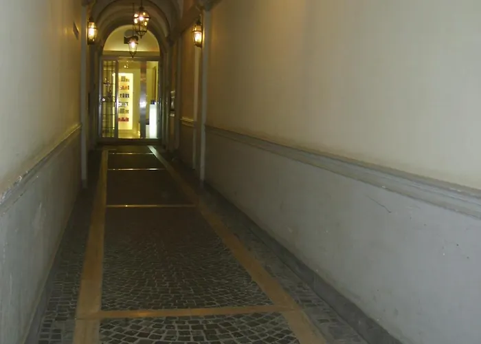 Suites Rome Konukevi 4*